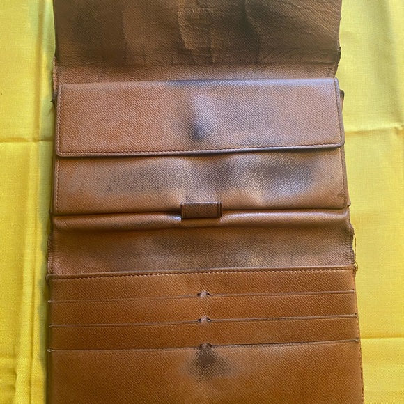 Authentic Louis Vuitton Long Wallet - Picture 3 of 15